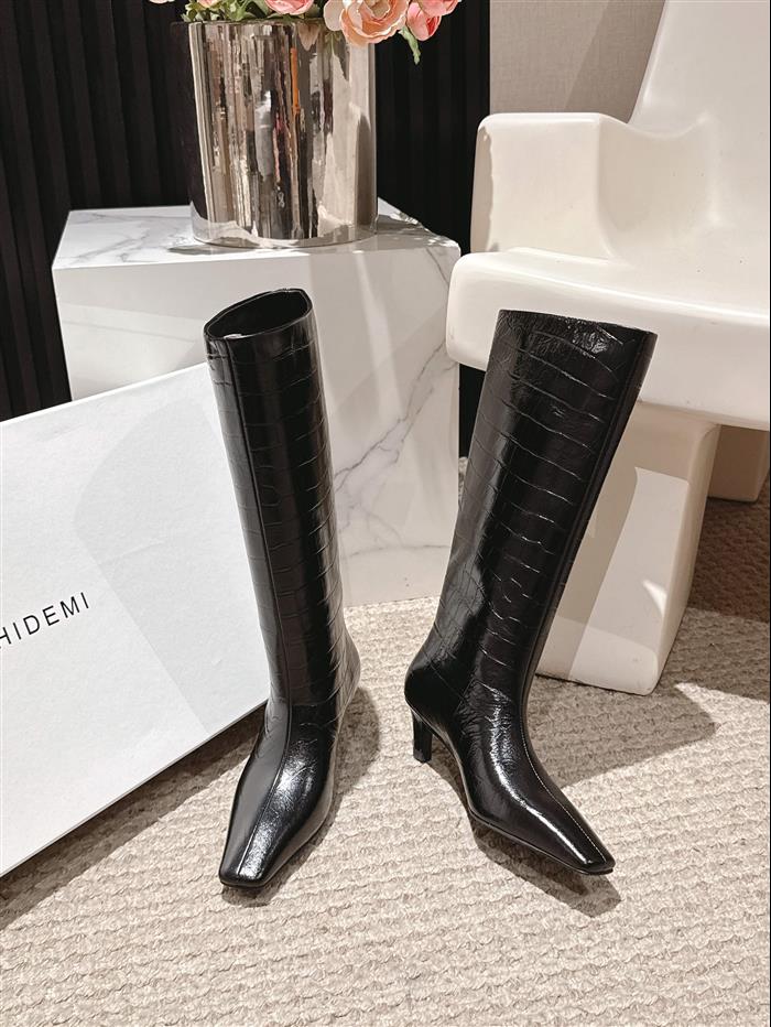 2025112818103201 460